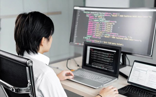 泽州 ,php声明和调用变量的符号是什么？